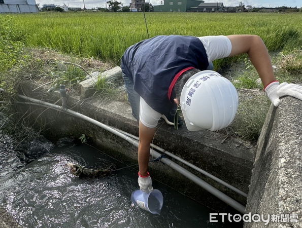 ▲環保局檢測農地土壤及灌溉水品質。（圖／記者楊漢聲翻攝）