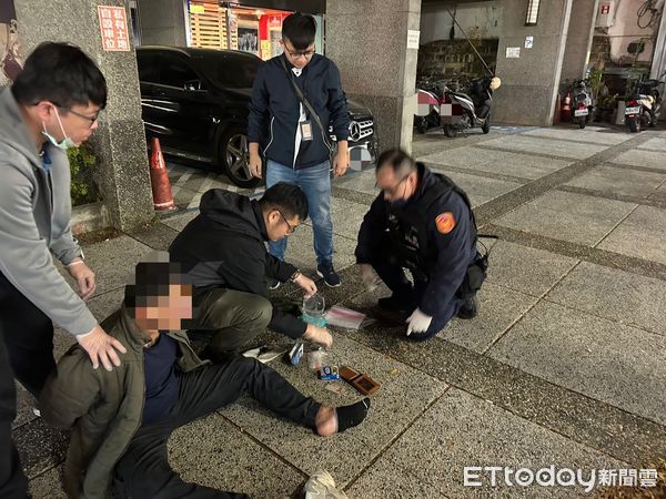 ▲▼江男持槍至台南一間飲料店搶劫，4小時候遭警方逮捕             。（圖／記者林東良翻攝）