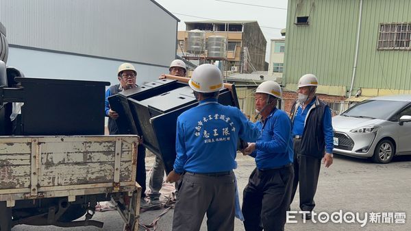 ▲台南市勞工局推動「有情有疼心ㄟ厝」弱勢家庭房屋修繕，由做工行善團志工協助弱勢戶改善居家環境。（圖／記者林東良翻攝，下同）