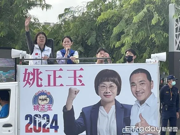 ▲國民黨台南市立委第三選區（安南區北區）候選人姚正玉，17日赴對手競選總部成立活動現場提出兩問。（圖／記者林東良翻攝）