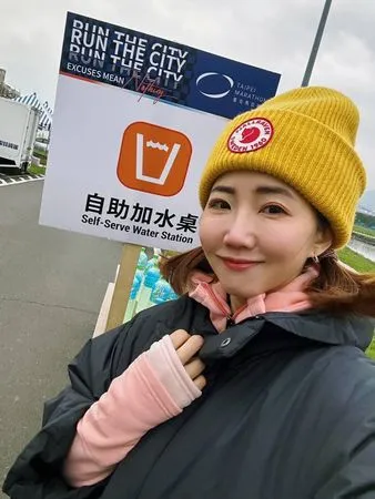▲謝忻擔任台北馬拉松志工。（圖／翻攝自臉書／謝忻）