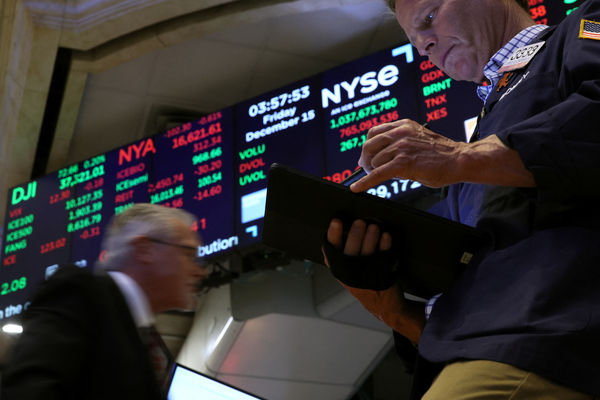 ▲紐約證券交易所投資美股示意照。（圖／路透）