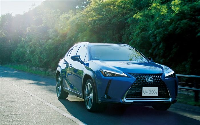 ▲日本發表新年式改款UX，最新的300h油電新動力登場！（圖／翻攝自LEXUS，以下同）