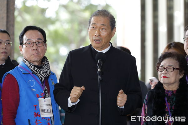 ▲▼2024總統立委大選不分區政黨票號次抽籤20日在中選會舉行，統促黨主席白狼張安樂出席抽籤。（圖／記者湯興漢攝）