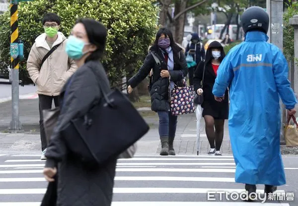 ▲▼天氣 強烈大陸冷氣團 寒流 低溫 寒冷 冬衣。（圖／記者屠惠剛攝）