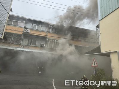 快訊／台中太平3樓透天厝起火　濃煙狂竄1女陳屍1樓地板