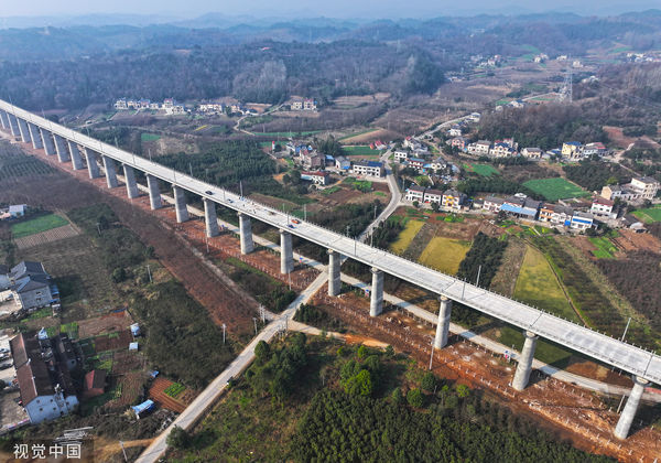 ▲滬渝蓉高鐵,湖北荊門站,龍泉河特大橋。（圖／CFP）