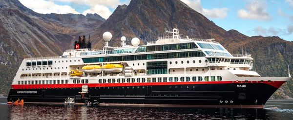 ▲▼挪威海達路德集團（Hurtigruten Group）一艘郵輪「莫德號」（MS Maud）在北海失去動力。（圖／翻攝自hurtigruten.com）