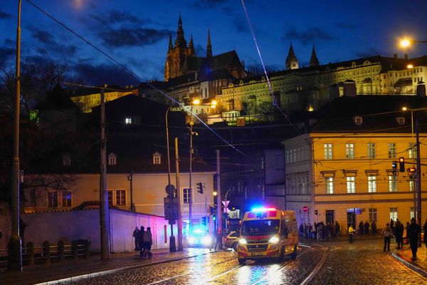 ▲▼捷克首都布拉格21日槍擊案，查理大學（Charles University）一名24歲男大生在校園內開槍，造成至少14人死亡、25人受傷。（圖／達志影像／美聯社）