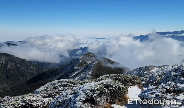 ▲▼      雪山下雪現況曝       。（圖／記者蔡文淵翻攝）