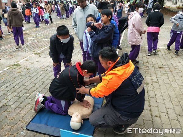 ▲台南市消防局第一大隊東山分隊，結合東山區東山國小校慶，22日辦理校園防災宣導。（圖／記者林東良翻攝，下同）