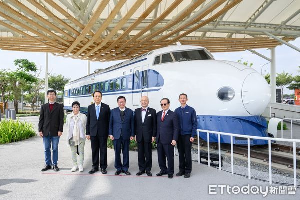 ▲▼高鐵台南站前廣場「花魁車地景公園」今(22)日舉辦啟用典禮。（圖／台灣高鐵）