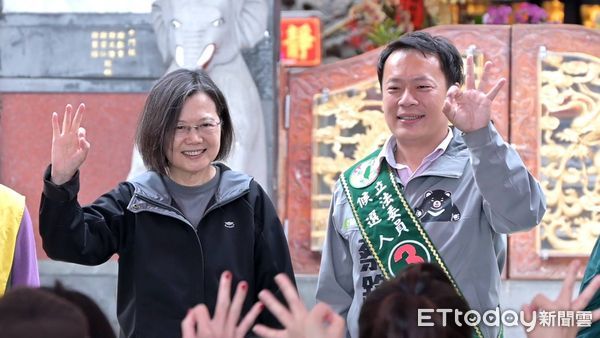 ▲總統蔡英文赴南投埔里鎮疾呼國會過半、推薦立委候選人蔡銘軒。（圖／蔡銘軒競選團隊提供）