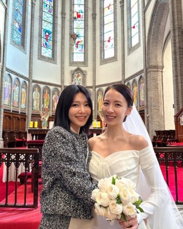 ▲金東旭與Stella 22日完婚，少時秀英參加。（圖／翻攝自金東旭公司、秀英Instagram、韓網）