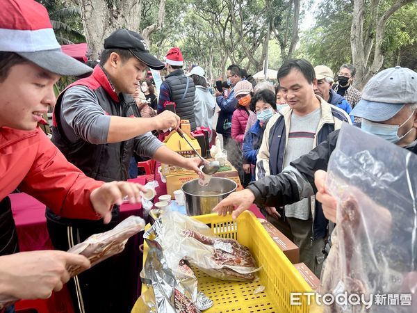 ▲中華民國水禽產業促進協會特別於今日聖誕前夕，舉辦 2023「國產優質鵝肉與鴨肉行銷推廣活動」。（圖／記者蔡佩旻攝）