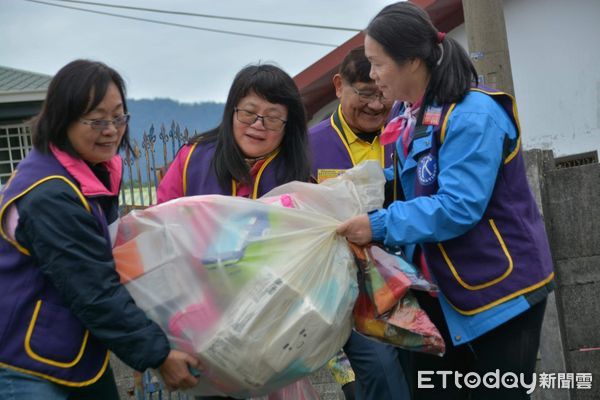 ▲關山同濟會關懷獨居長者。（圖／記者楊漢聲翻攝）