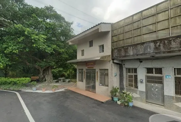 賴清德在萬里老家的2層樓建物意外成為選戰話題。（翻攝自Google Maps）