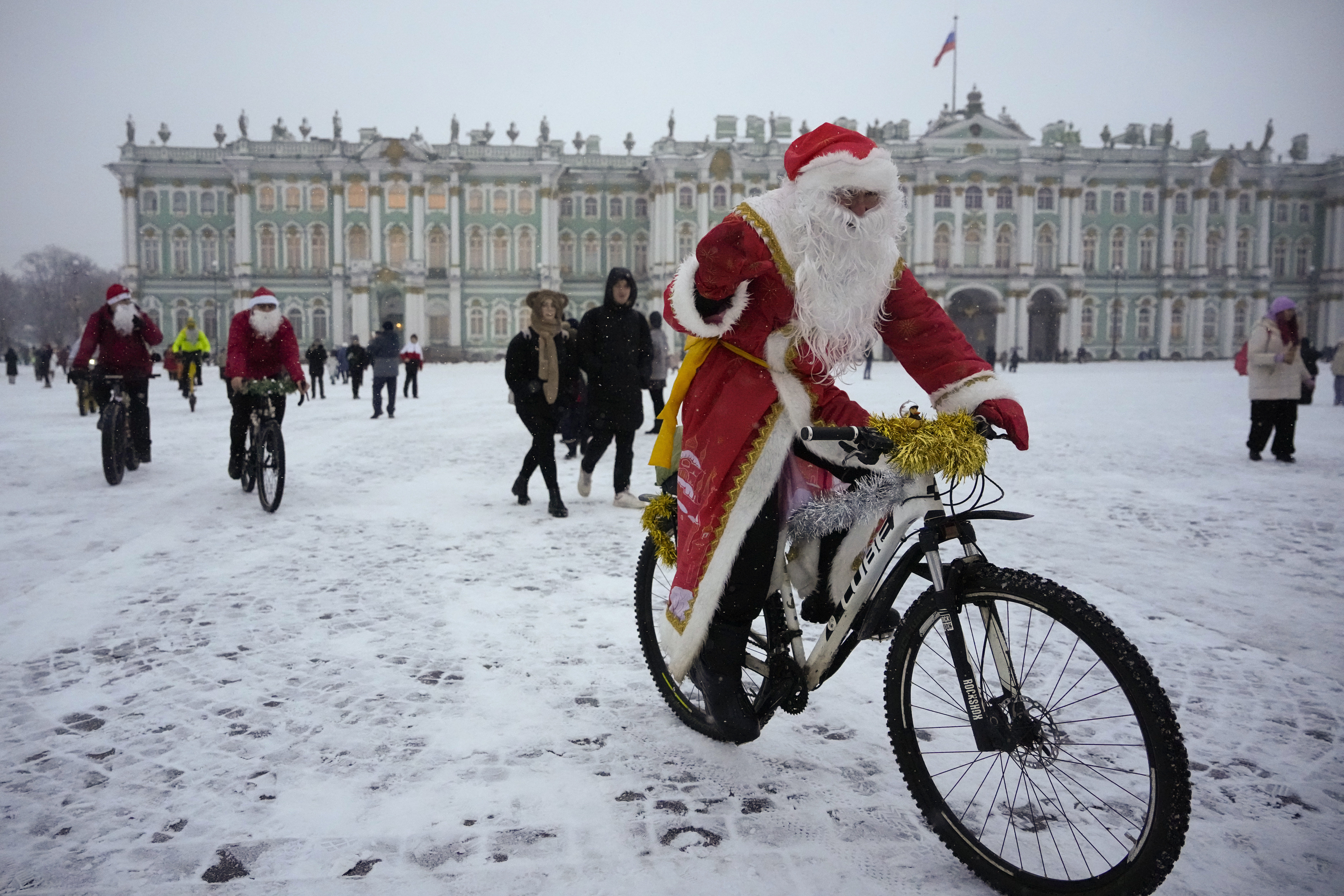 ▲▼ 俄羅斯人民迎接聖誕節。（圖／達志影像／美聯社）