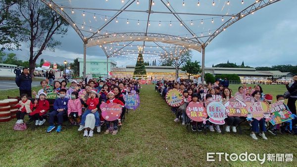 ▲▼花蓮「婦幼親創園區」聖誕活動，吸引了超過三千名熱情民眾參與。（圖／花蓮縣政府提供，下同）