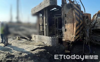 海軍基地工人遭怪手重壓1hr慘死　高市府勒令停工…最高罰30萬