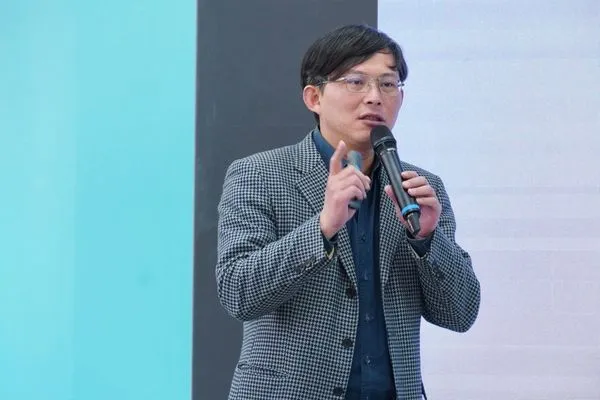 ▲▼黃國昌、陳琬惠「潘孟安放水英系綠能權貴鐵證大公開」記者會。（圖／民眾黨提供）