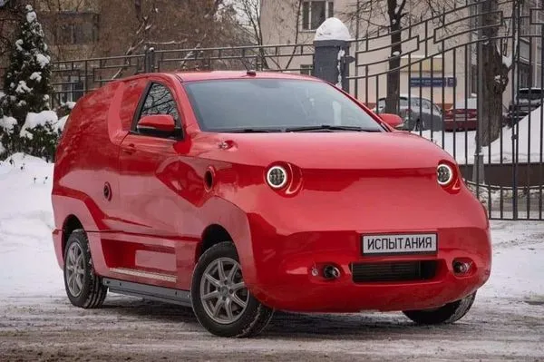醜出新高度！俄羅斯推新款電動車「Amber」　外媒狠批：世上最醜的車
