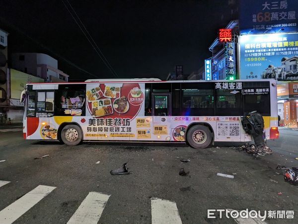 ▲▼      高雄離奇車禍       。（圖／記者吳世龍翻攝）