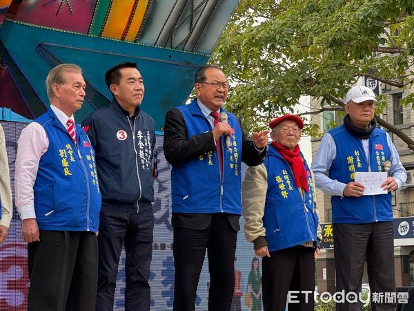 ▲台南第四選區立委候選人李全教，26日下午在永康競選總部前廣場，舉辦「反貪腐‧護尊嚴～公教軍警消相挺座談會」，數百名退休公教軍警消人員表達支持。（圖／記者林東良翻攝，下同）