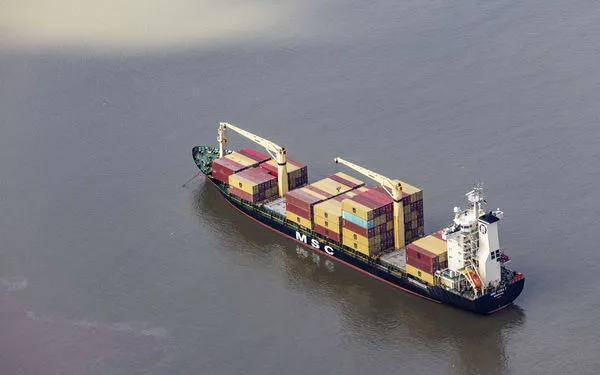 ▲▼地中海航運公司（MSC）貨船在地中海遭遇胡塞武裝組織襲擊。（資料照／達志影像／美聯社）