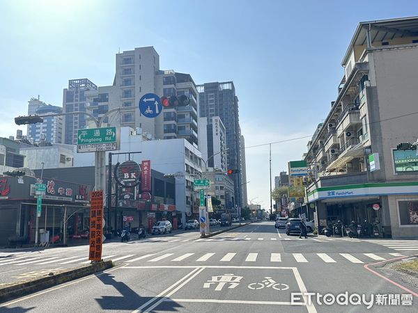 ▲台南市政府再擴大試辦路段，於30日起在公園路、崇學路、新興路、文平路、安和路擴大實施試辦取消內側車道禁行機車、及不強制機車二段左轉。（圖／記者林東良翻攝，下同）