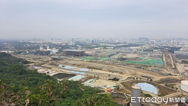 ▲民眾提供從半屏山拍攝的台積電廠區現況             。（圖／民眾提供）