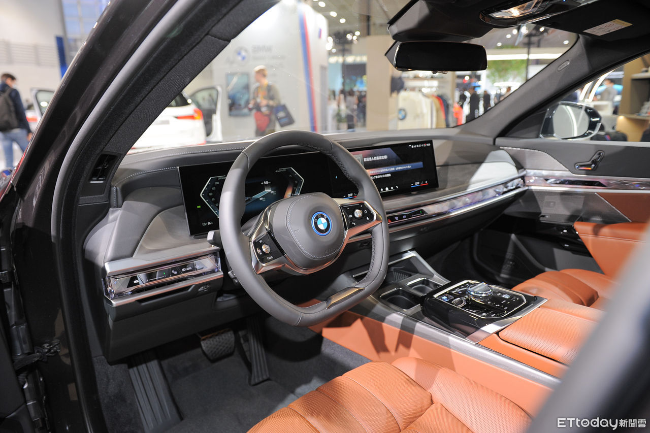 ▲BMW i7 eDrive50實車。（圖／記者林鼎智攝）