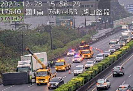 ▲▼            國道1號北向76.6公里處湖口路段今(28)日下午3時11分發生車禍 。（圖／翻攝自1968）