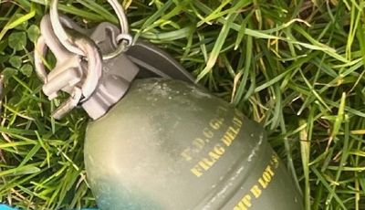 美校園操場「發現手榴彈」拆彈小組還到場　無人機一拍：狗狗糞便垃圾器
