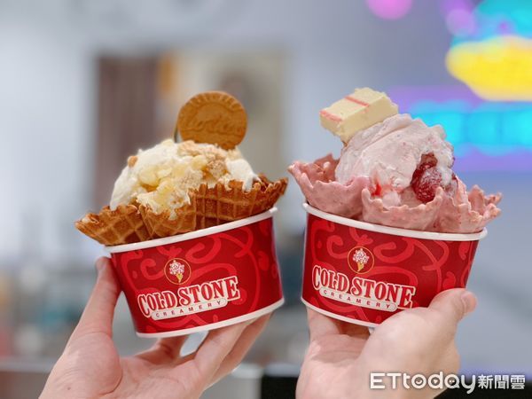 ▲▼COLD STONE新品濃草莓冰淇淋「濃情美莓」、強勢回歸蘋果冰「蘋果脆脆。（圖／記者蕭筠攝）