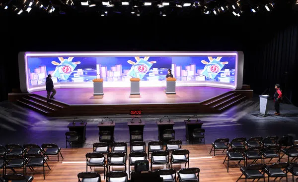 ▲▼2024總統大選電視辯論會場。（圖／公共電視台提供）
