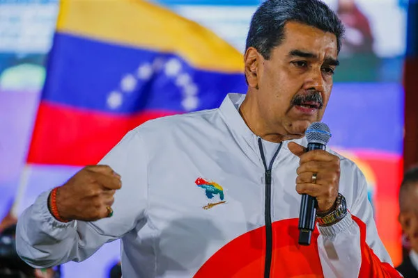 ▲▼委內瑞拉2023年12月3日舉行針對與鄰國蓋亞那的爭議地區艾瑟奎波（Essequibo）是否納入領土版圖的公民投票。委內瑞拉總統馬杜洛（Nicolás Maduro）當天向支持者發表談話。（圖／路透）