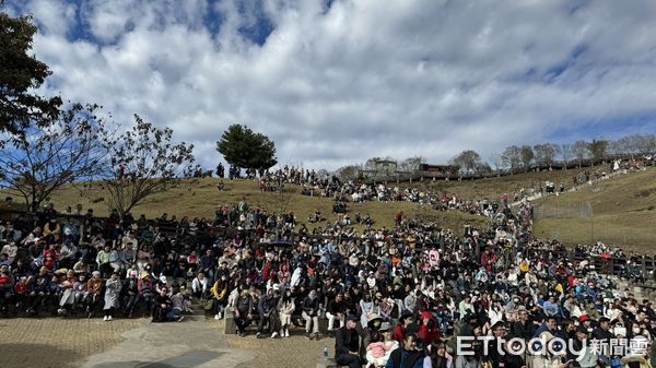 ▲清境農場連日湧入大批跨年連假旅遊人潮。（圖／清境農場提供，下同）