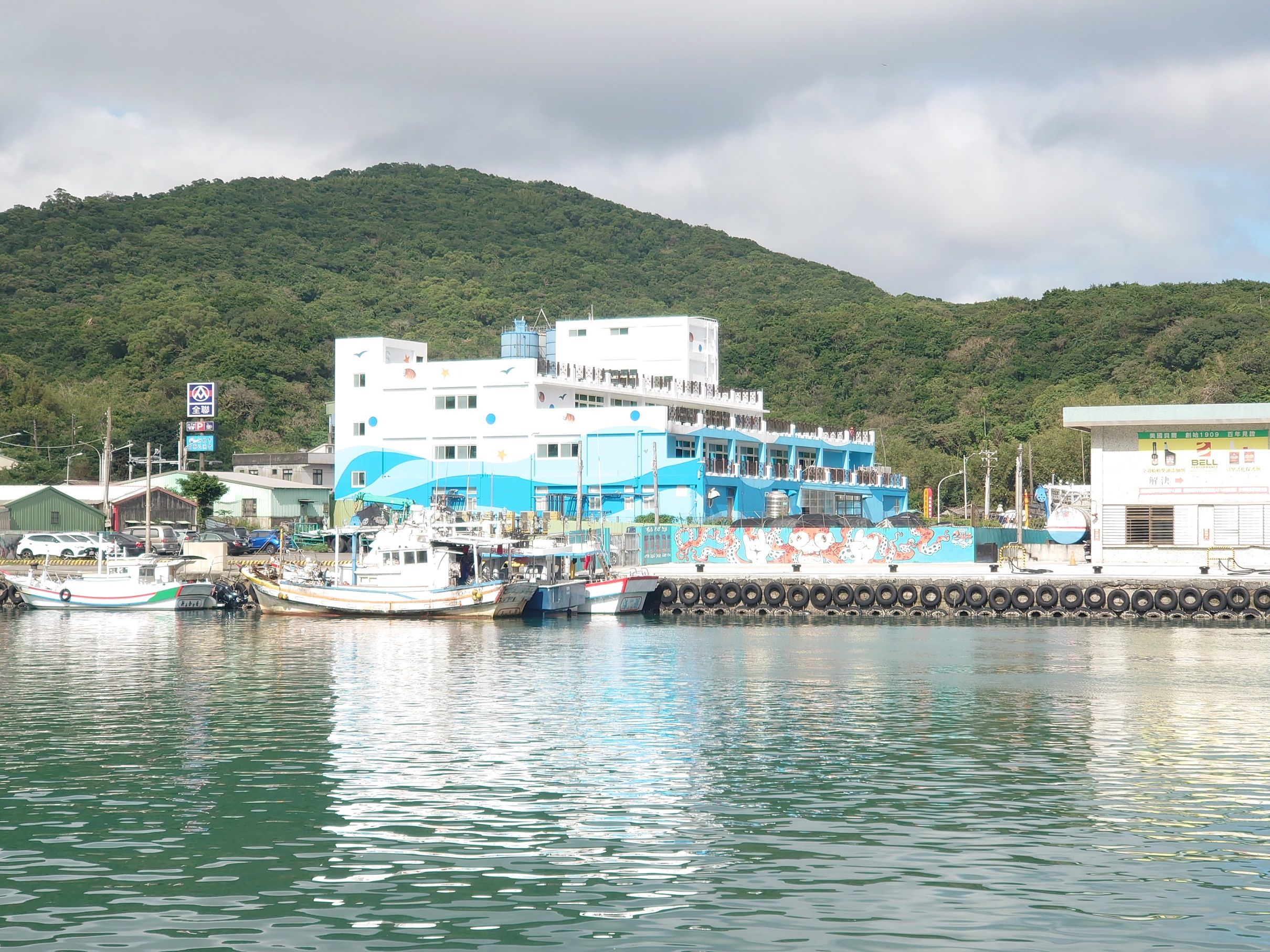 ▲新北推貢寮輕旅地圖 美味料理享百元折扣。（圖／新北市漁業處提供）