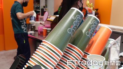 手搖飲「淋膜紙杯」暗藏塑化劑危機? 消基會抽查30件結果出爐