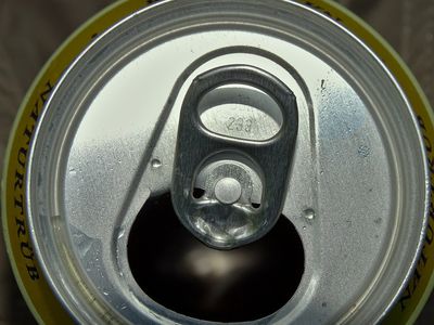 易開罐飲料喝不完「怎麼先遮起來」？　常見白色蓋留下來超實用