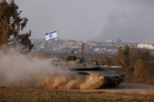 ▲▼以色列戰車在以色列-加薩邊境附近行駛。（圖／路透）