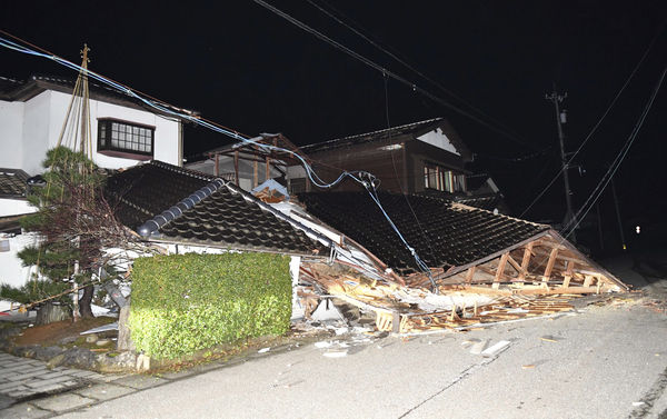 ▲▼日本石川7.6強震，石川縣穴水町部分房屋被毀。（圖／達志影像／美聯社）