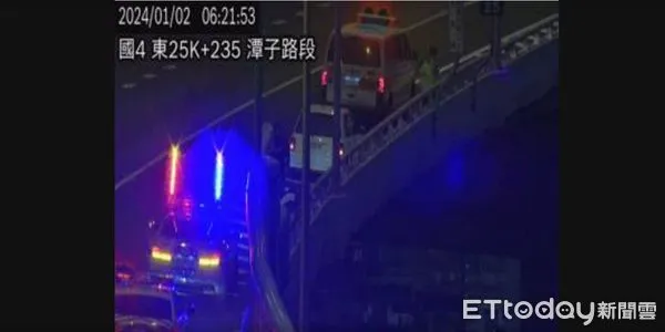 ▲國道四號墜橋。（圖／翻攝網路）