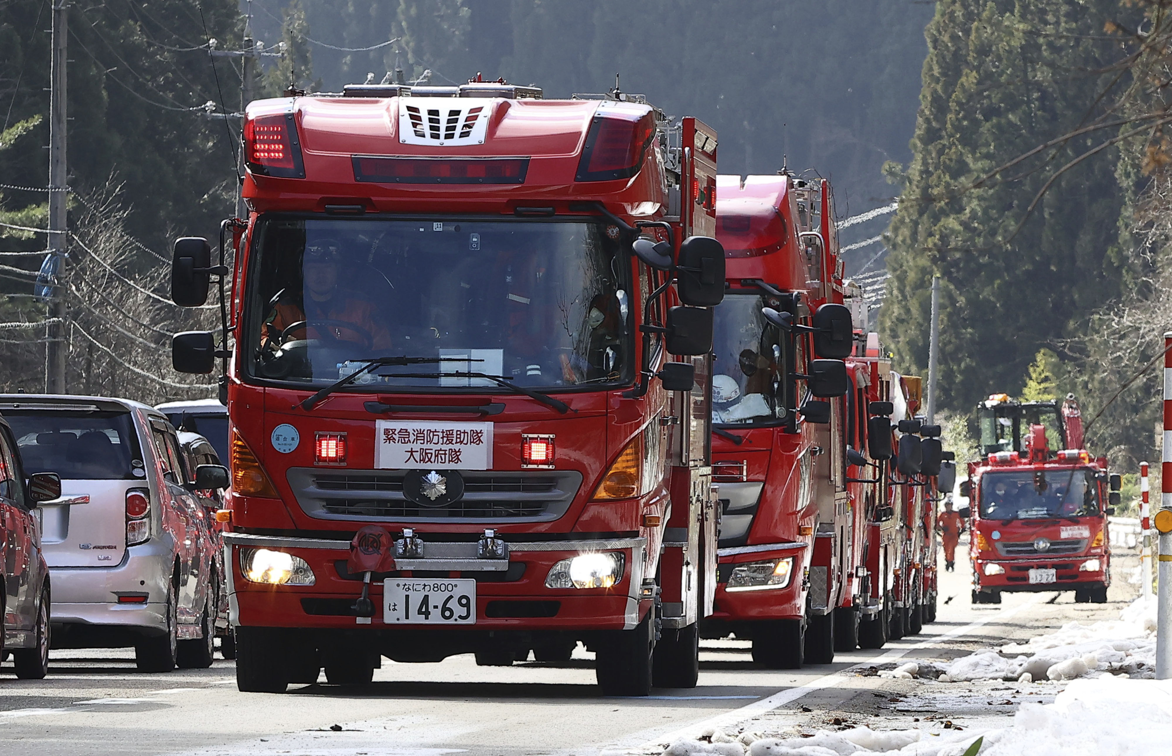 ▲▼日本石川縣能登地區7.6地震，消防直升機、消防人員、自衛隊、救難直升機投入救災。（圖／達志影像／美聯社）