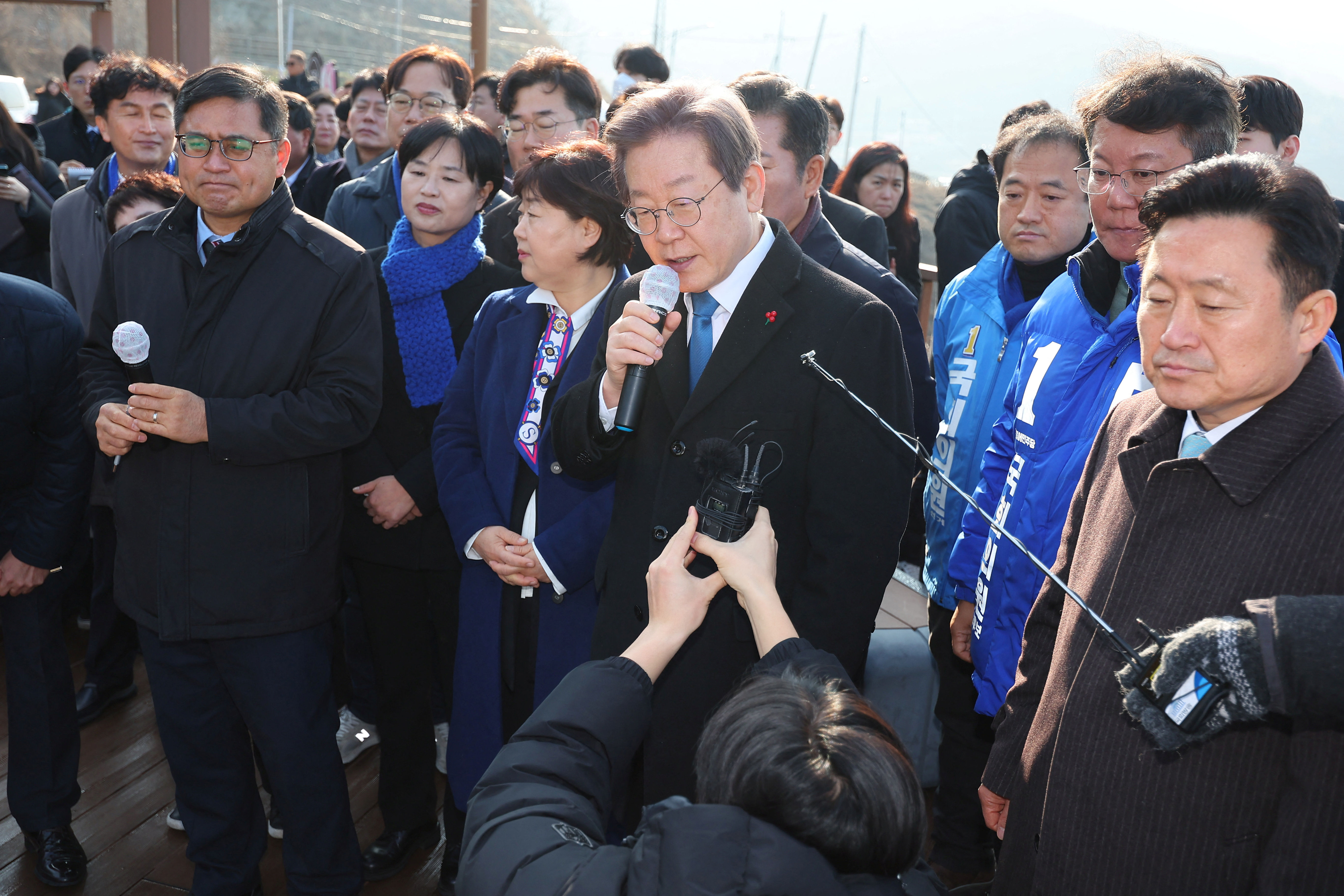 ▲▼南韓共同民主黨黨代表李在明2日上午出訪釜山。（圖／路透）