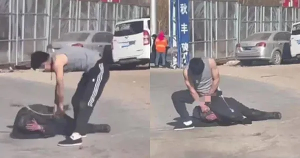 大陸甘肅省定西渭源縣一名男子近日當街瘋狂毆打一名老人，甚至脫下褲子侮辱對方。（圖／翻攝自微博）