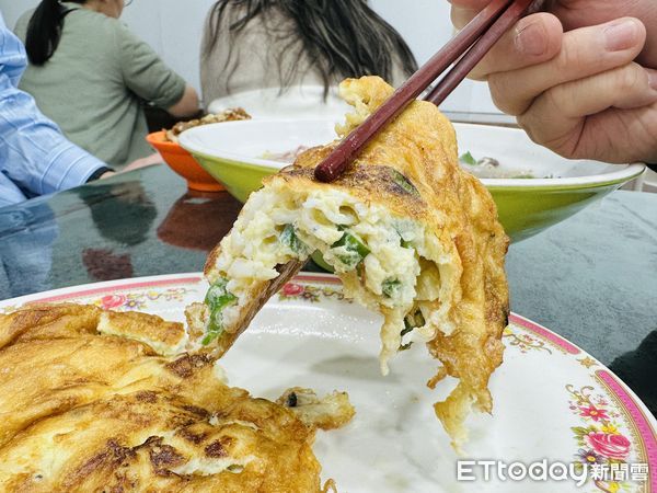 ▲▼美食網紅智明受邀擔任「基隆滷肉飯王者爭霸」美食評鑑家，深入八斗子探索在地美味。（圖／記者林育綾攝）