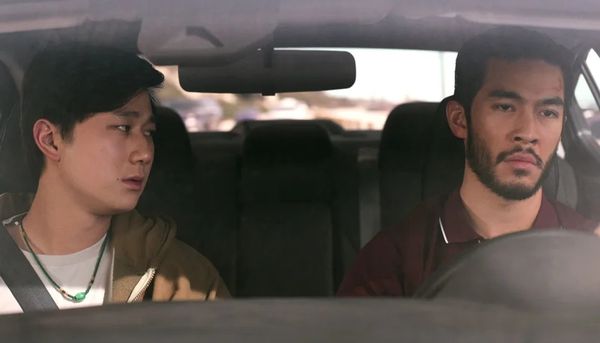▲楊紫瓊與錢裕揚（Justin）和李松璞（Sam）在《孫家兄弟》飾演母子。（圖／Netflix提供）