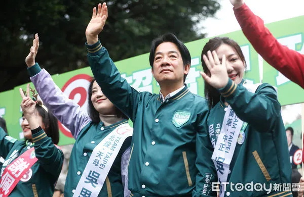 ▲民進黨總統候選人賴清德出席首場全國同步站路口行動。（圖／記者林敬旻攝）